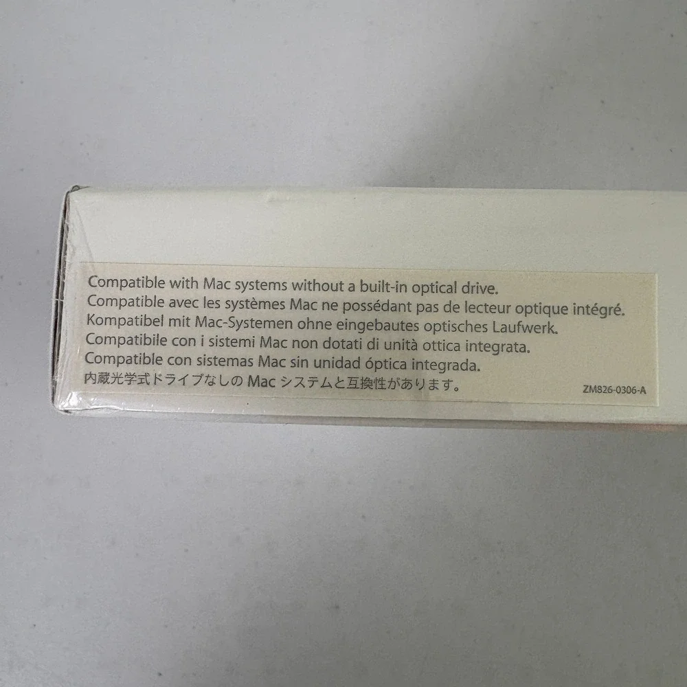 Apple USB SuperDrive A1379 External CD DVD Optical Drive MD564ZM/A New Sealed